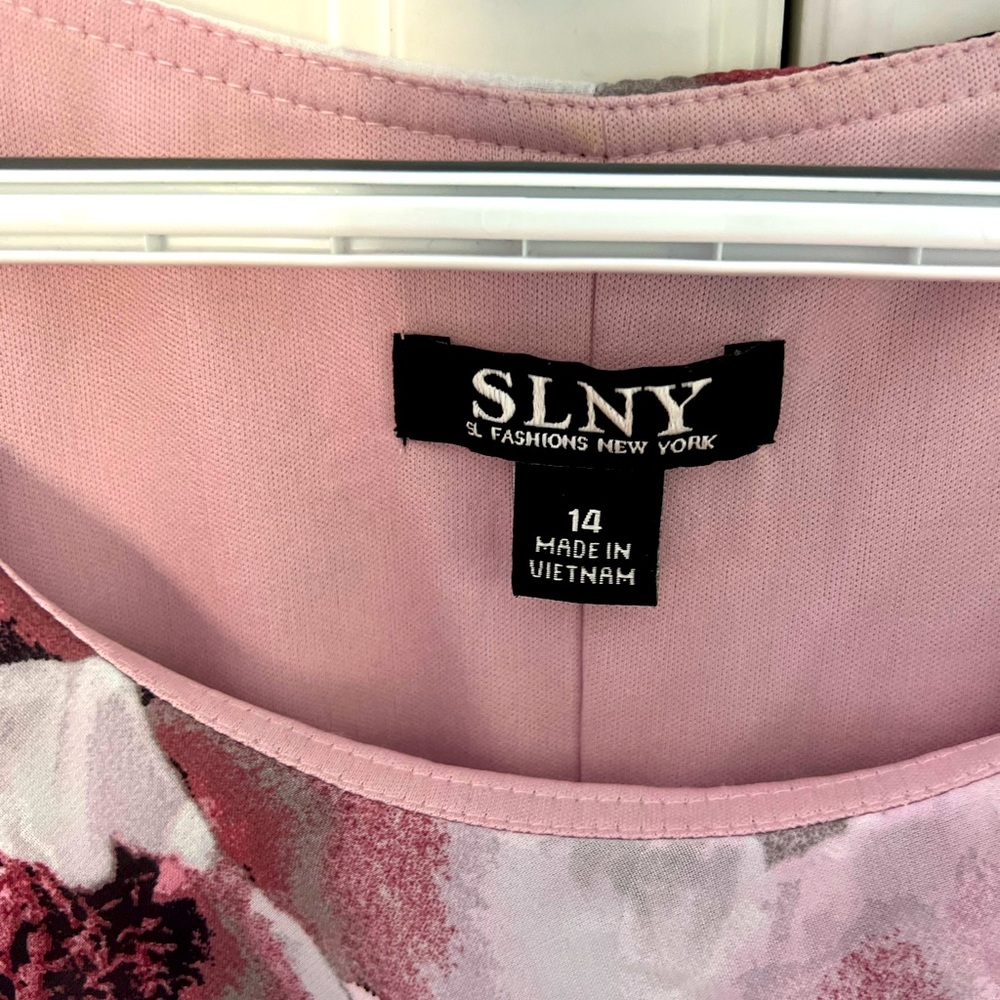 SLNY Sleeveless Layered Dress.
